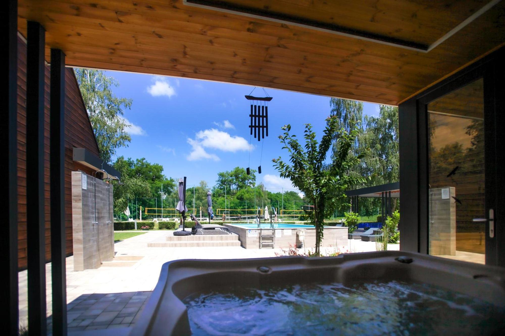 Mohacsi Wellness Vendeghaz Es Lovasklub Hotel Exterior photo